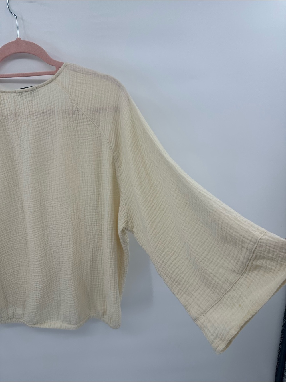 EVEREVE Cream 100% Cotton Gauze V-Neck Bell Sleeve Blouse Size M 1348 - Picture 3 of 9